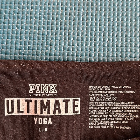 Victoria’s Secret Pink Ultimate Yoga Leggings Black Active Gray Logo Large FLAWS - Picture 9 of 13